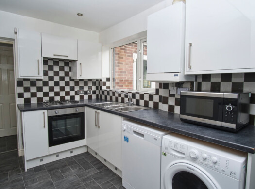 77 Holywell Drive
