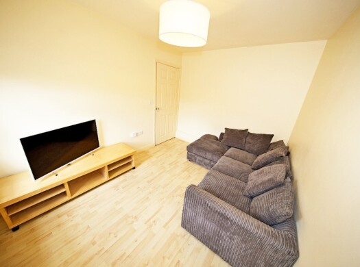 10 Carlton Close