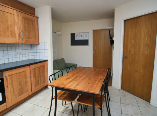 10 Adcocks Close