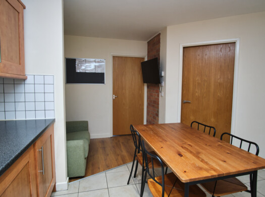 10 Adcocks Close