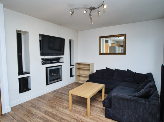 25 Barnsdale Close