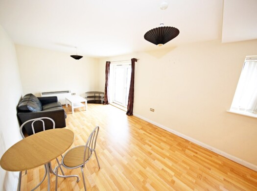 7 Metro House