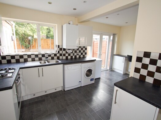 77 Holywell Drive