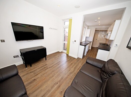 87 Storer Road