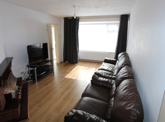 79 Holywell Drive
